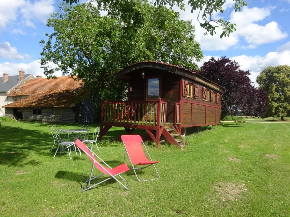 Bed and Breakfast La Ferme De L'Isle Et Sa Roulotte Avaray Exterior foto